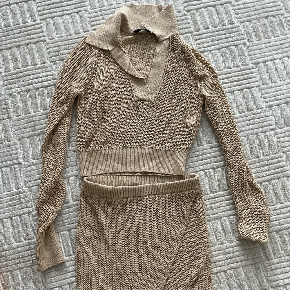 Set from revolve. Worn once!